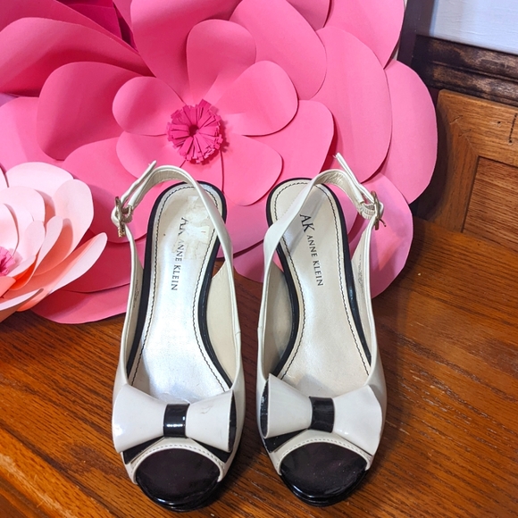 Anne Klein Open Toe Shoes - Picture 1 of 6